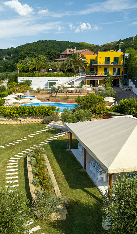 Vista sull'Hotel Le Cave di Sirolo